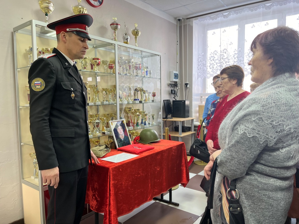 Активисты  первичных ветеранских организаций района  посетили кадетскую школу имени Героя России В.Н.Носова.