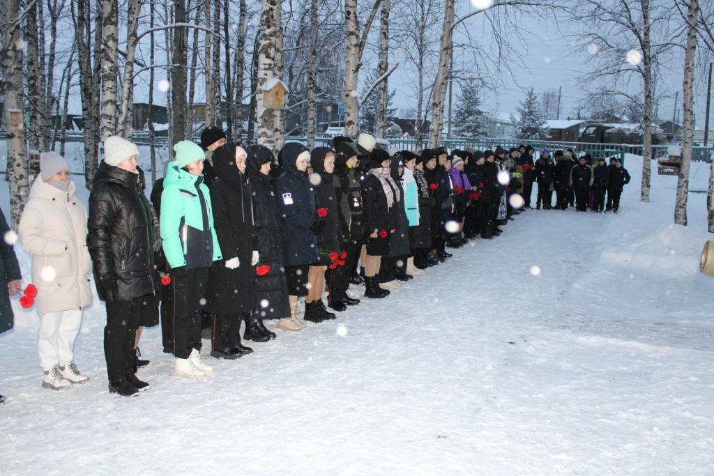 В День Героев Отечества в кадетской школе прошел памятный митинг.