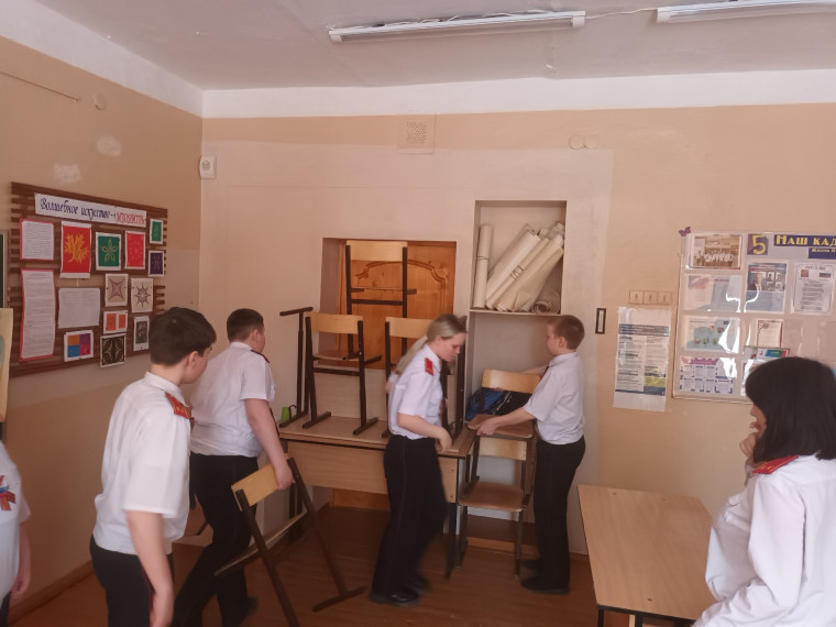 В кадетской школе прошли учения по антитеррористической защищенности.