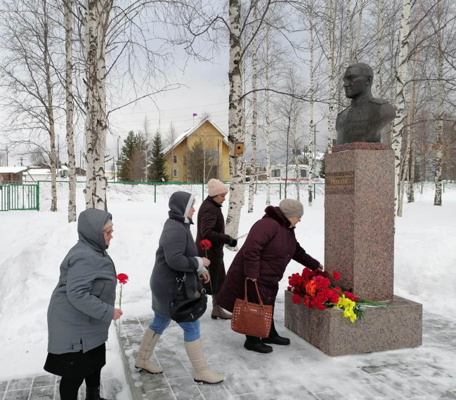 Активисты ветеранского движения посетили кадетскую школу.