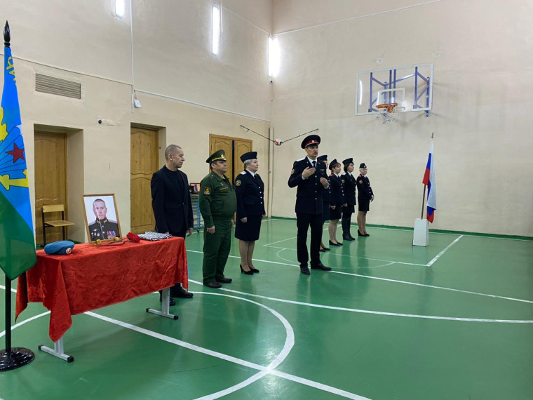 В кадетской школе прошел торжественный развод, посвященный памяти   Героя Российской Федерации Ивана Владимировича Поздеева.