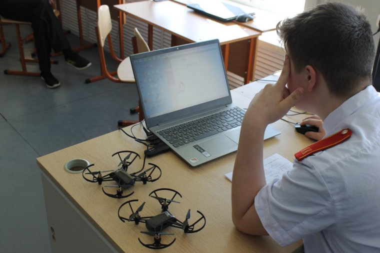 Беспилотные летательные аппараты на уроках технологии.