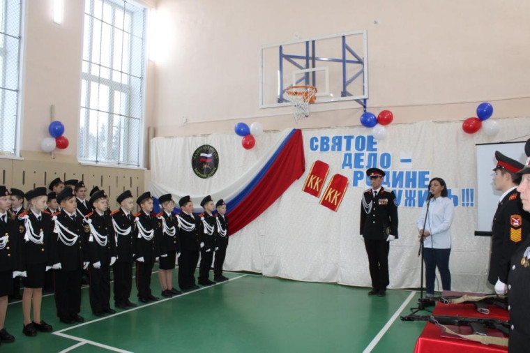В кадетской школе имени Героя России Владимира Носова состоялась церемония принятия торжественного обещания кадетами-новобранцами.