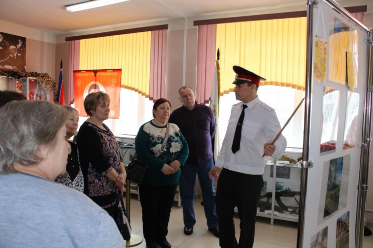 Делегация ветеранов учреждений культуры посетила кадетскую школу имени Героя России В.Н.Носова.