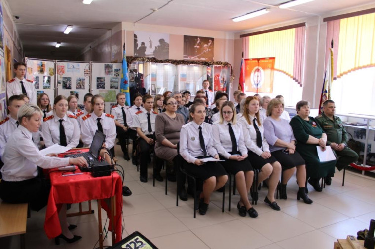 В кадетской школе имени Героя России В.Н.Носова прошел торжественный сбор поискового отряда.