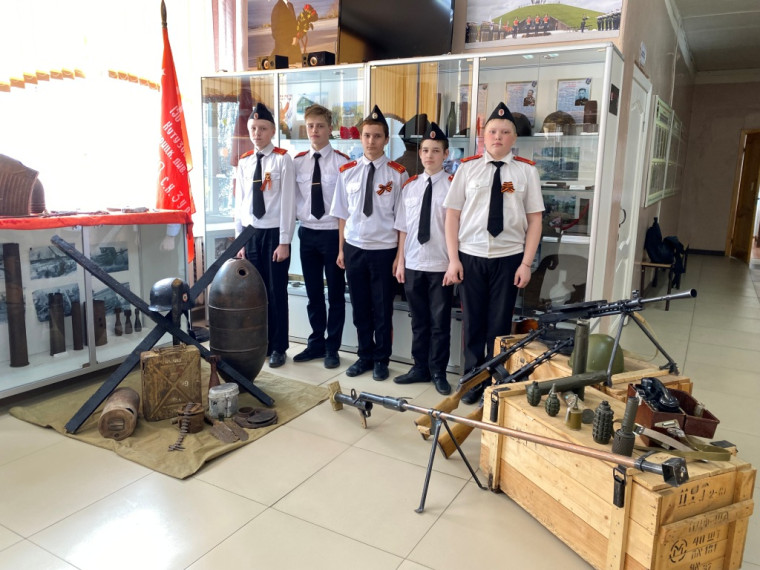 В музее Боевой Славы кадетской школы имени Героя России В.Н.Носова открылась новая экспозиция ко Дню Великой Победы.