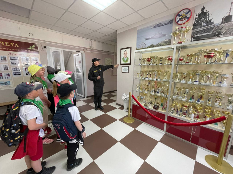 Учащиеся школы села Хабариха посетили музей «Боевой славы»  кадетской школы имени Героя России В.Н.Носова.